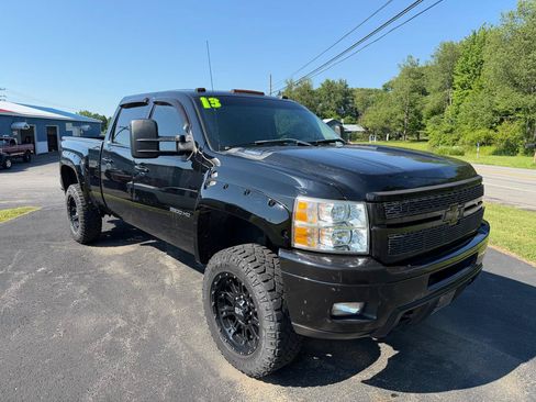 Used 2013 Chevrolet Silverado 2500 LTZ w/ Z71 Appearance Package AWD/4WD image 3