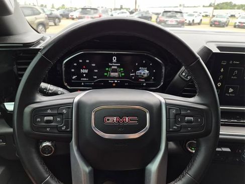 Used 2025 GMC Sierra 1500 SLT RWD image 34