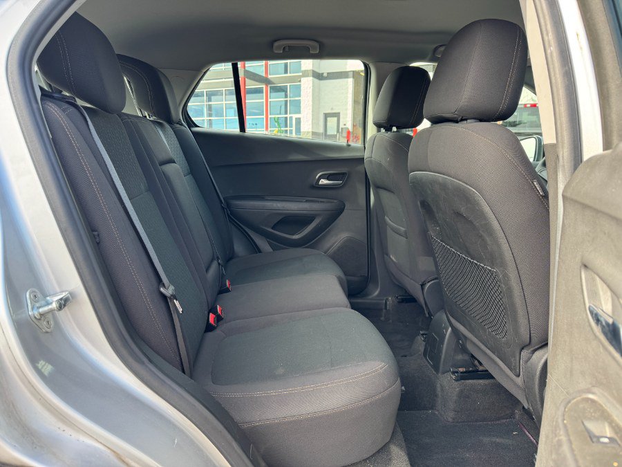 Used 2017 Chevrolet Trax LS AWD/4WD image 18