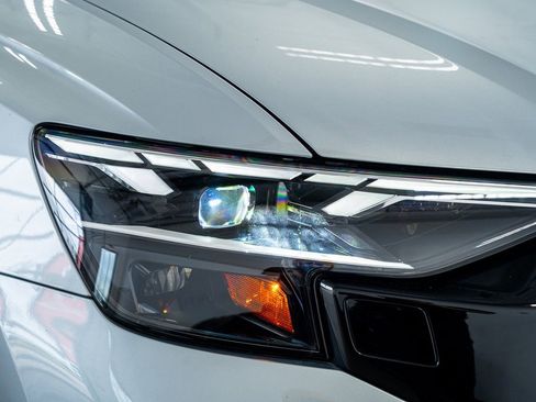 Used 2024 Audi Q8 Premium Plus w/ Premium Plus Package image 17