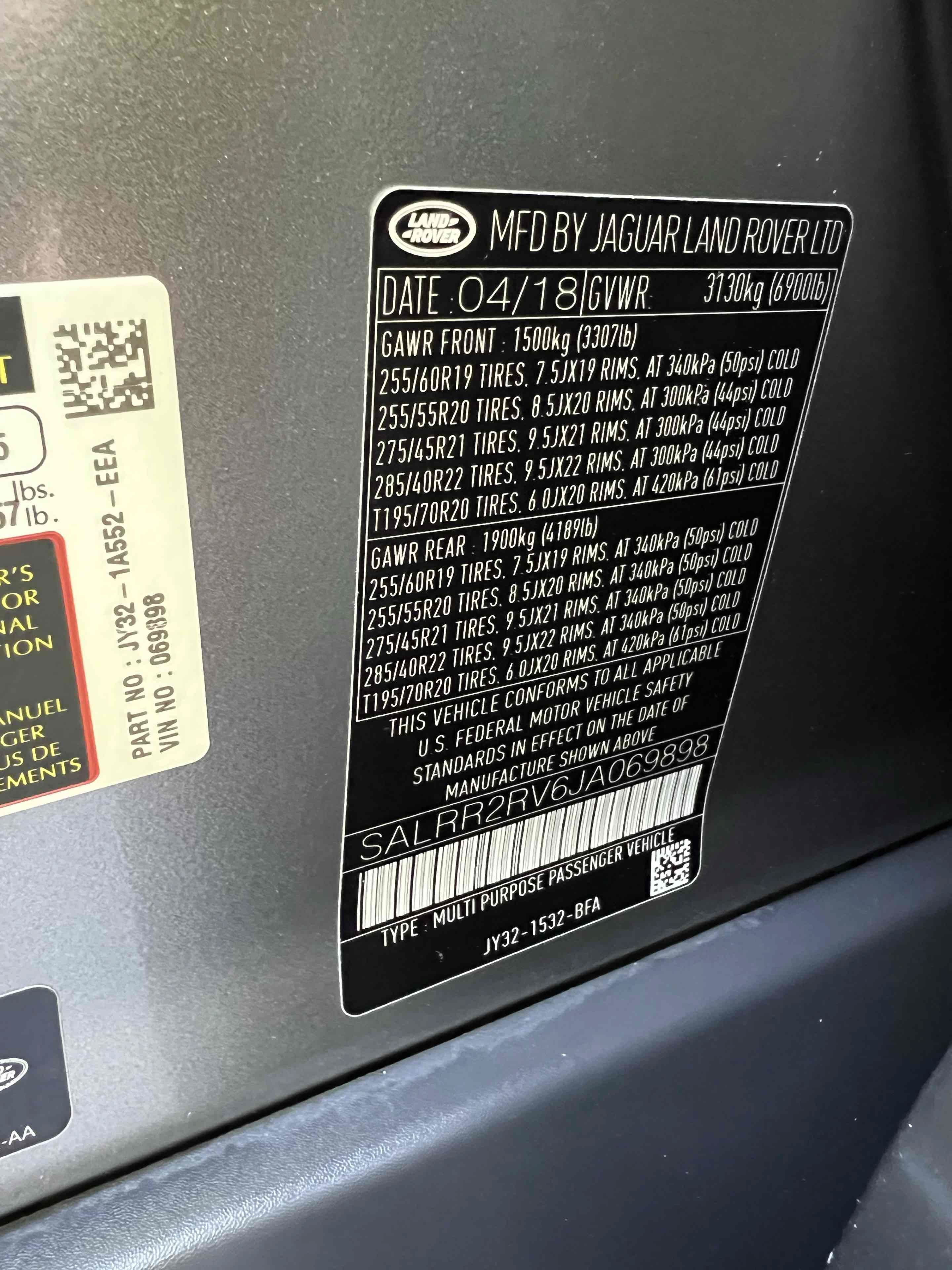 Used 2018 Land Rover Discovery HSE AWD/4WD image 12