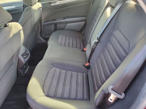 Certified 2017 Ford Fusion SE image 9