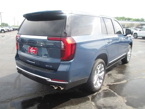 Used 2025 GMC Yukon Denali w/ Sun & Power Step Package AWD/4WD image 6