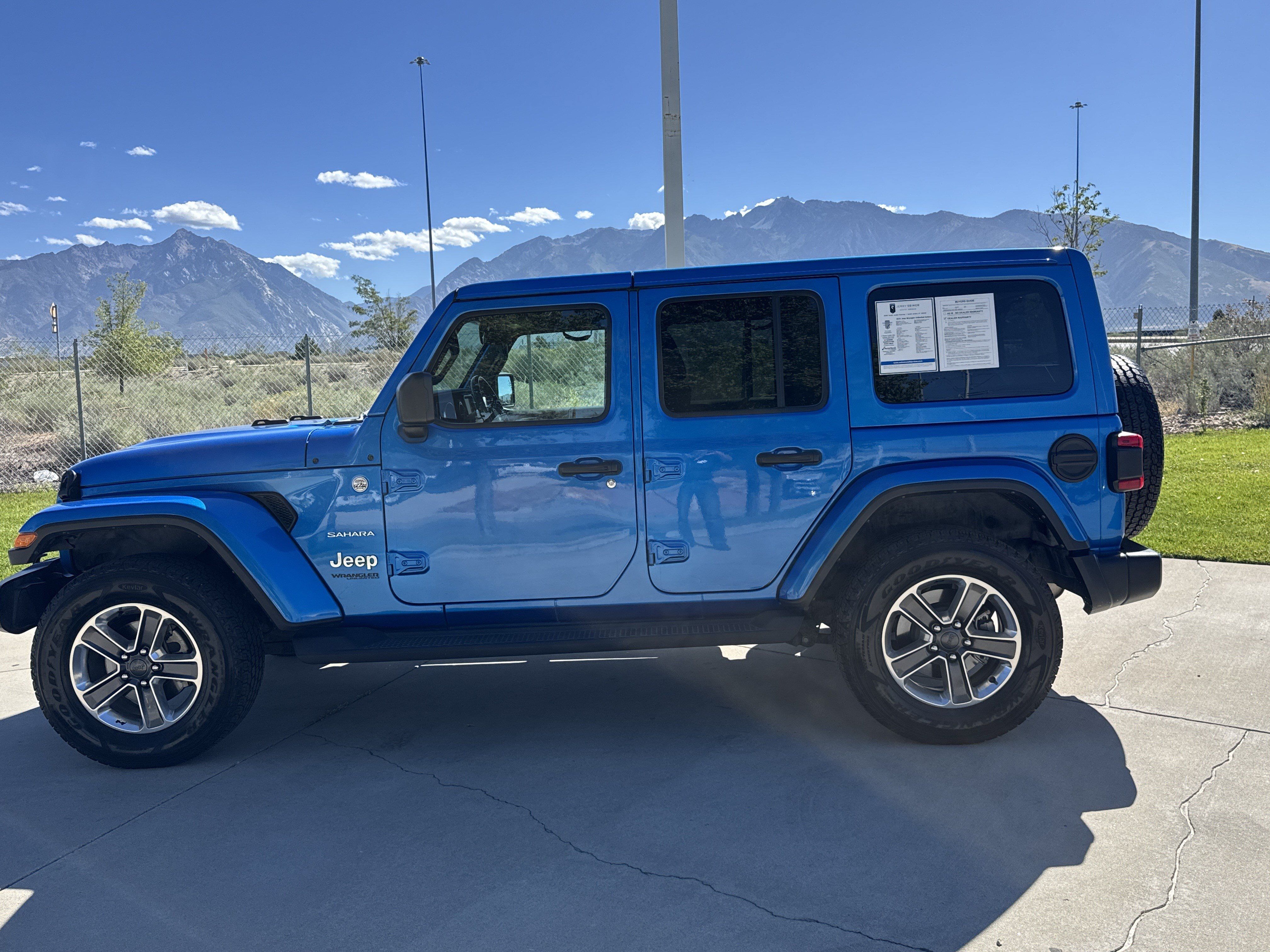 Used 2021 Jeep Wrangler Unlimited Sahara AWD/4WD image 2