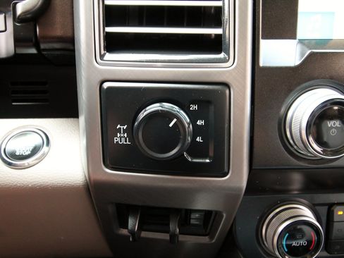 Used 2019 Ford F250 Limited AWD/4WD image 38