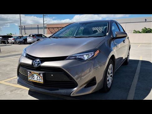 Used 2017 Toyota Corolla LE image 1