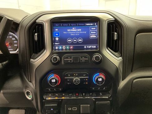 Used 2020 Chevrolet Silverado 1500 LTZ w/ LTZ Premium Package image 17