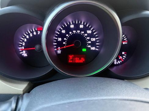 Used 2012 Kia Soul ! FWD image 14