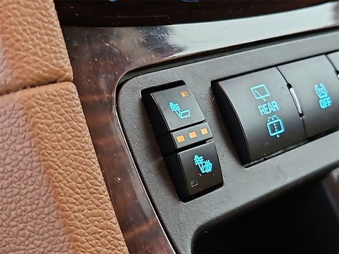 Used 2017 Buick Enclave Leather image 25