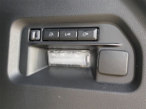 Used 2025 Ford Explorer Platinum image 15