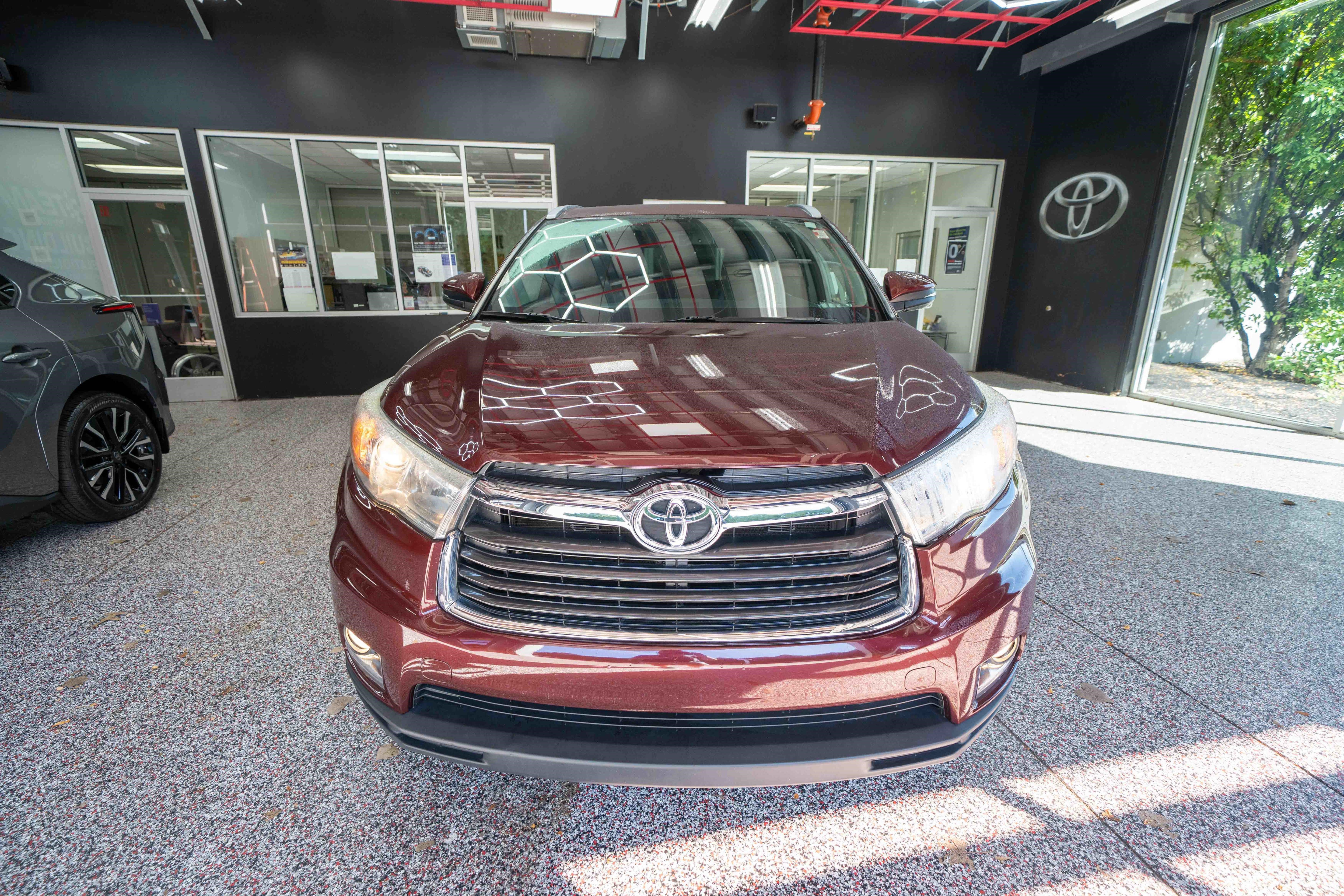 Used 2016 Toyota Highlander Limited AWD/4WD image 6