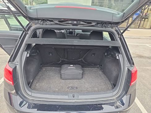 Used 2018 Volkswagen GTI SE image 8