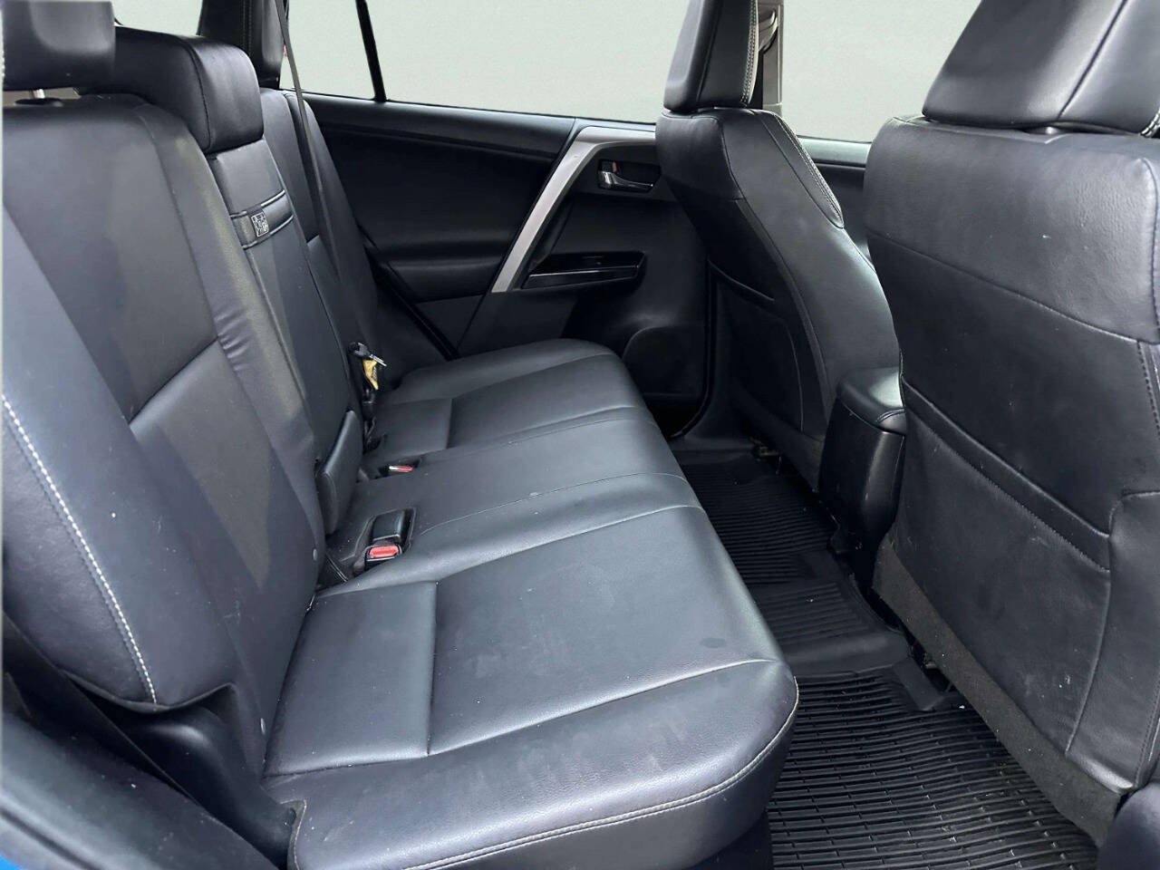 Used 2018 Toyota RAV4 Limited AWD/4WD image 16