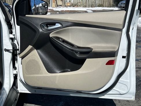 Used 2018 Ford Focus SE image 8