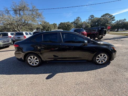 Used 2020 Toyota Corolla LE image 4