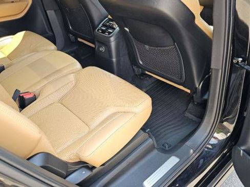 Used 2017 Volvo XC90 T8 Inscription AWD/4WD image 46