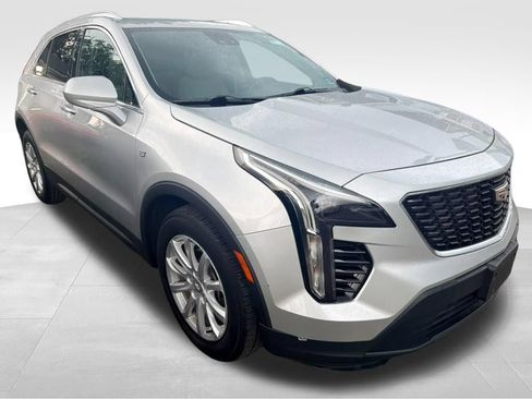 Used 2021 Cadillac XT4 Luxury w/ Cold Weather Package AWD/4WD image 2