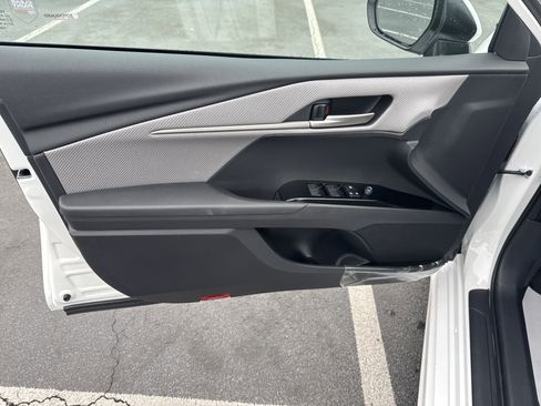 New 2025 Toyota Camry SE w/ Convenience Package FWD image 22