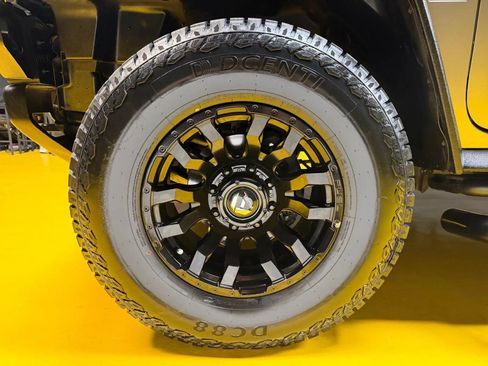 Used 2005 HUMMER H2 w/ Preferred Equipment Group AWD/4WD image 7