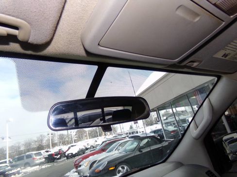 Used 2018 Nissan Frontier SV image 57