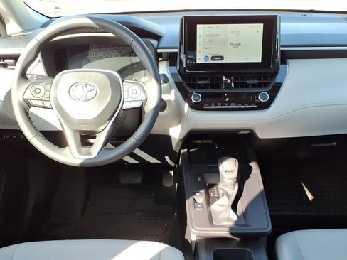 Used 2026 Toyota Corolla Cross LE image 13