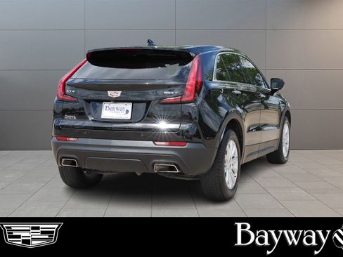 Certified 2023 Cadillac XT4 Luxury w/ Cold Weather Package image 5