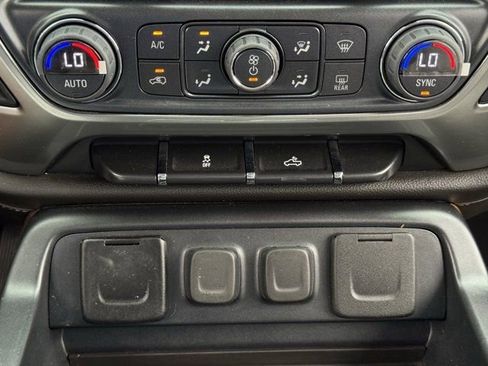 Used 2018 Chevrolet Silverado 1500 LTZ w/ Texas Edition AWD/4WD image 19