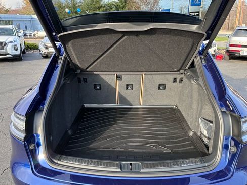 Used 2023 Porsche Macan S AWD/4WD image 12