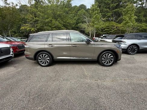 New 2025 Lincoln Aviator 2WD image 16