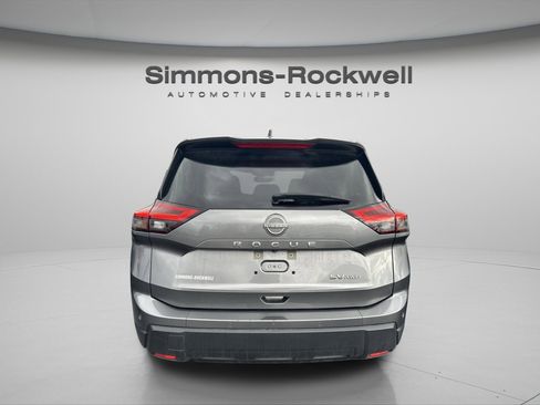 Used 2024 Nissan Rogue SV image 6