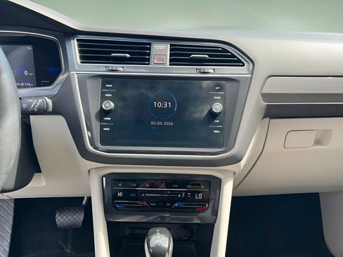 Used 2023 Volkswagen Tiguan SE AWD/4WD image 13