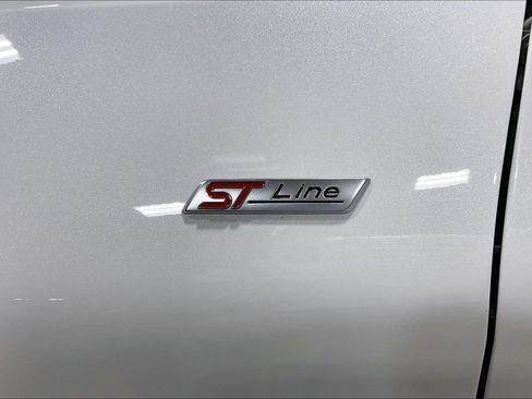 Used 2025 Ford Explorer ST-Line w/ ST-Line Street Pack AWD/4WD image 25