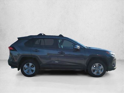 Used 2025 Toyota RAV4 XLE w/ Convenience Package FWD image 4
