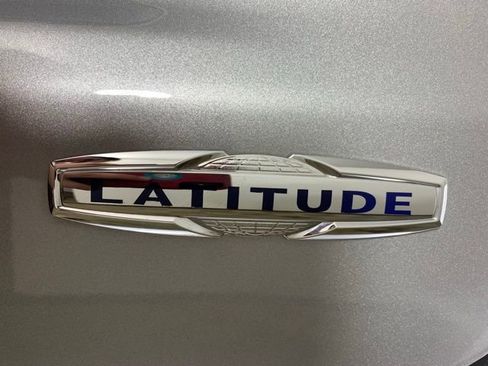 Used 2022 Jeep Compass Latitude w/ Convenience Group image 34