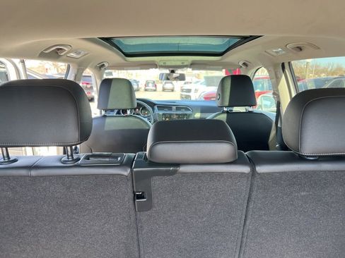 Used 2019 Volkswagen Tiguan SE image 14