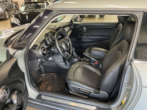 Used 2019 MINI Cooper 2-Door Hardtop FWD image 36