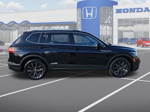 Used 2024 Volkswagen Tiguan SE image 10