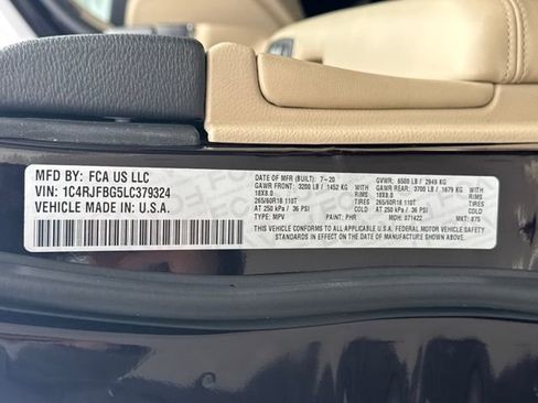 Used 2020 Jeep Grand Cherokee Limited w/ Luxury Group II image 30