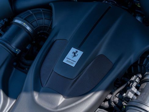 Used 2024 Ferrari Roma Spider RWD image 24