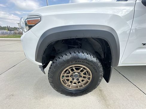 Used 2022 Toyota Tacoma SR5 w/ Trail Edition AWD/4WD image 31
