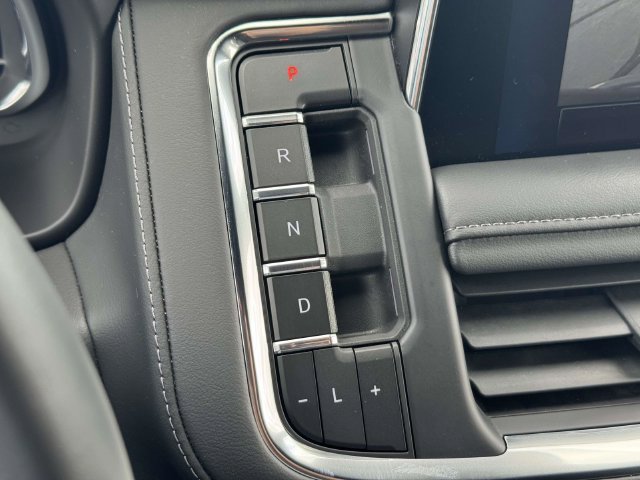 Used 2024 Chevrolet Suburban LT AWD/4WD image 24