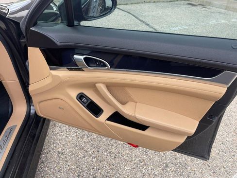 Used 2013 Porsche Panamera 4 Platinum Edition image 14