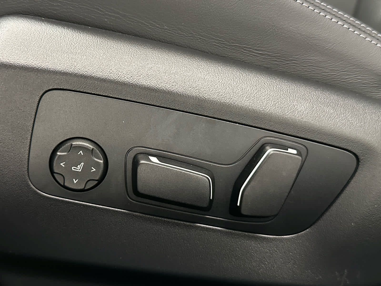 Used 2026 BMW M5 Touring AWD/4WD image 12
