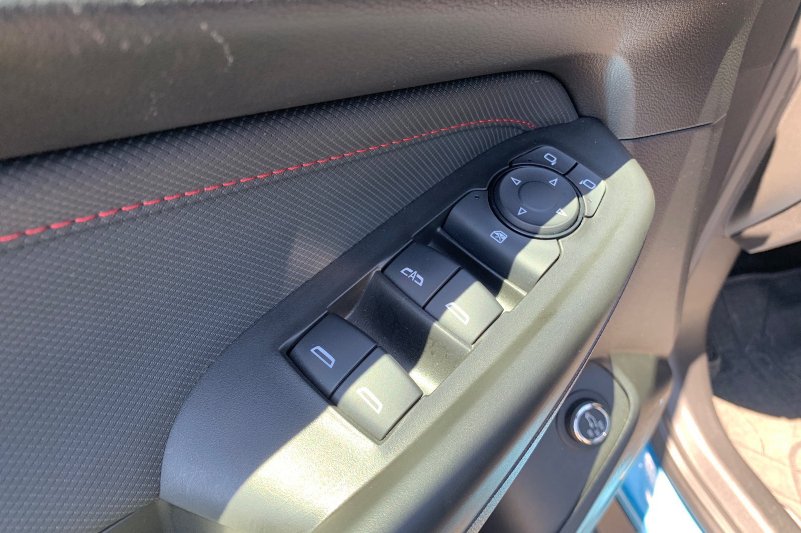 Used 2025 Chevrolet TrailBlazer RS w/ Convenience Package FWD image 12