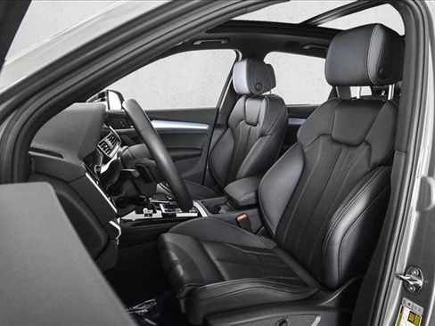 Certified 2025 Audi Q5 2.0T Premium Plus w/ Premium Plus Package image 17