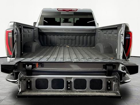 Used 2024 GMC Sierra 2500 AT4 w/ AT4 Premium Plus Package AWD/4WD image 7