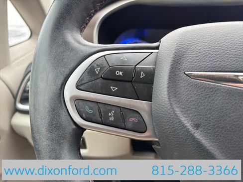 Used 2017 Chrysler Pacifica Touring-L Plus w/ Advanced Safetytec Group image 12