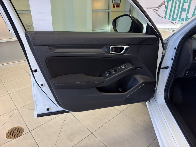 Used 2023 Honda Civic Sport image 11