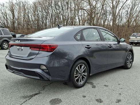 Used 2022 Kia Forte LXS image 6