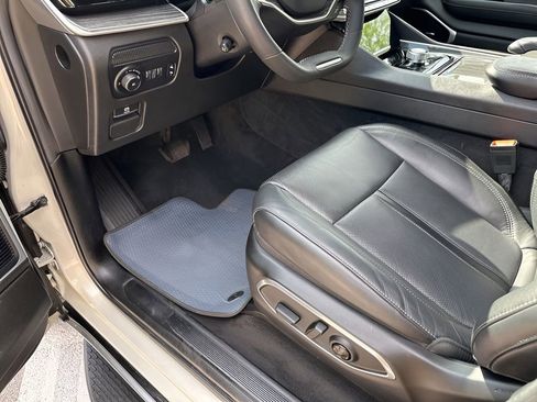 Used 2022 Jeep Wagoneer Series II image 28